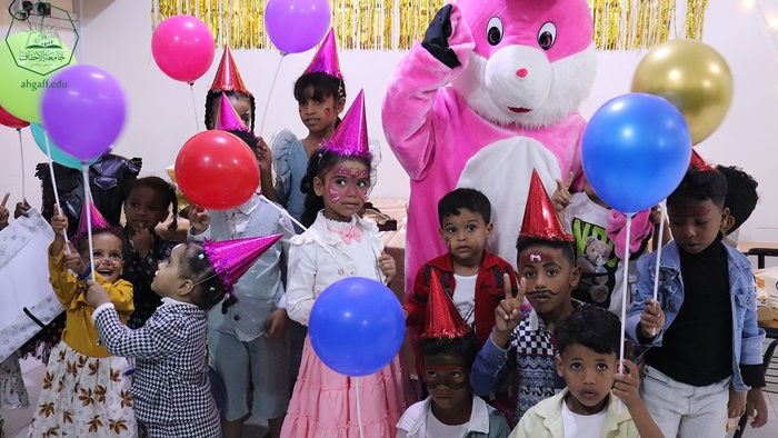 كلية البنات بجامعة الأحقاف تنظم حفلا تكريمياً للأيتام