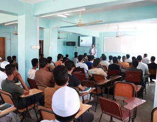 جامعة الأحقاف تختتم أسبوع الجودة بمحاضرة حول الجودة في التعليم الجامعي ودور الطالب في تحقيقها