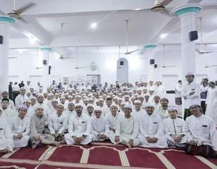 اختتام الدورة العلمية التأهيلية لطلاب كليتي العلوم الإسلامية والشريعة والقانون